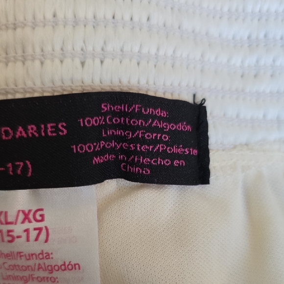 Boho Chic Cream Lace Crochet Shorts – Juniors XL / Women’s Small-Medium - Picture 7 of 8